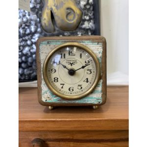 Reclaimed Wood Dice Clock